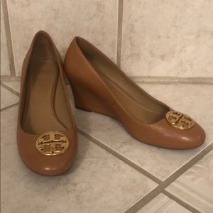 Tory Burch Chelsea Wedge size 7.5